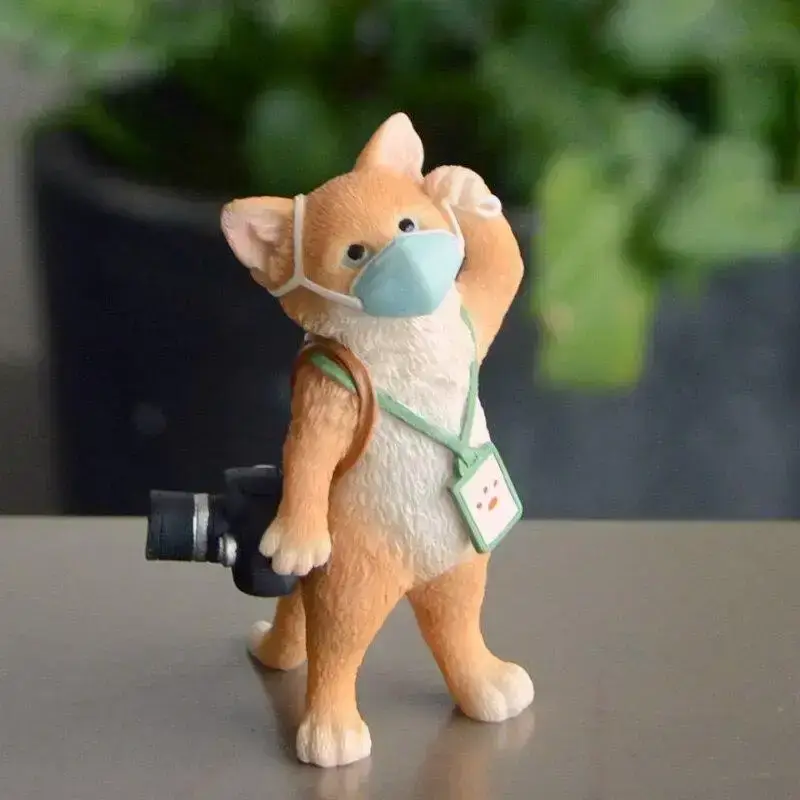 Figurine Chat Céramique Masqué Porte-bonheur