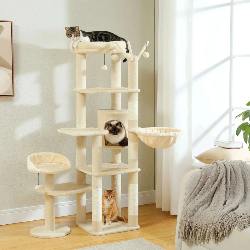 Arbre à chat géant