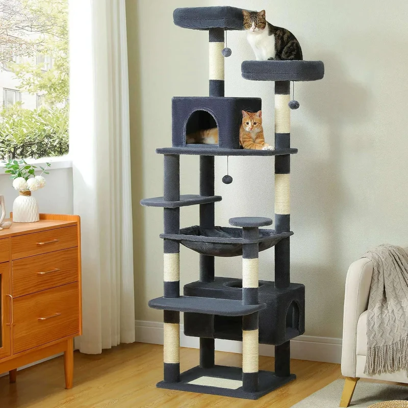 Gros arbre à chat