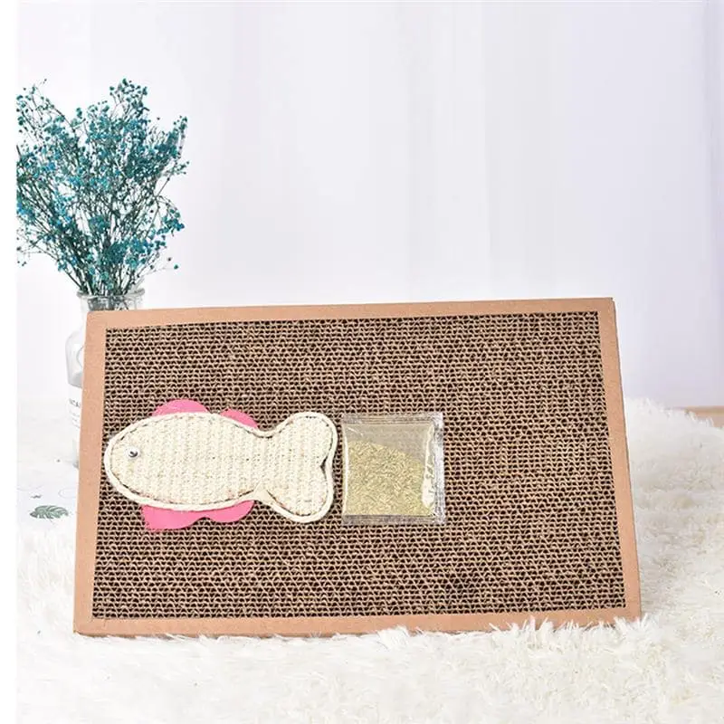 Planche à gratter pour chat - Poisson et herbe à chat