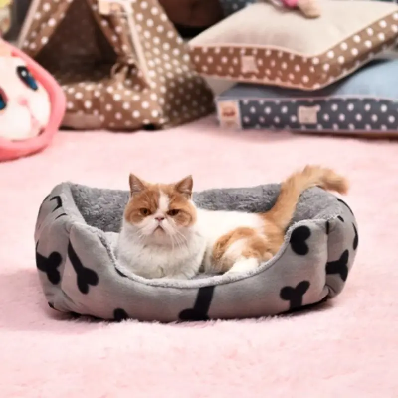Panier Douillet Motif Croquette Petit Chien et Chat