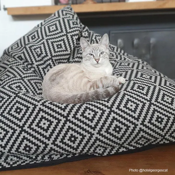 Berlingot Ethnique Noir - Couchage Bien-être pour chats