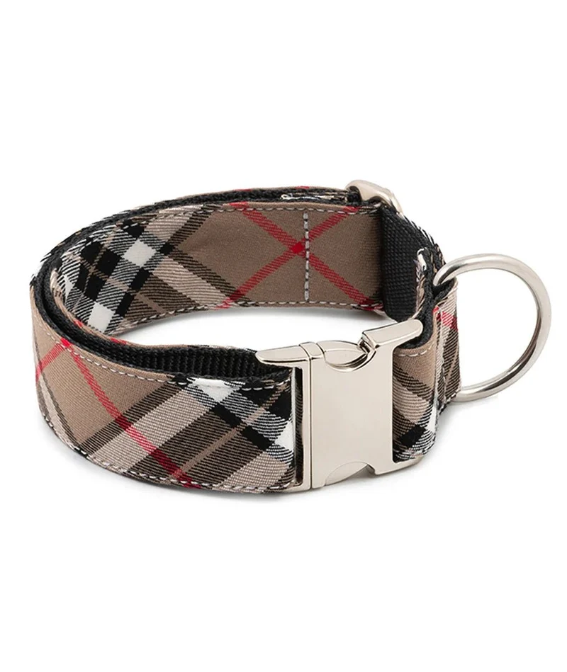 Collier chien à carreaux Isona – Élégance intemporelle