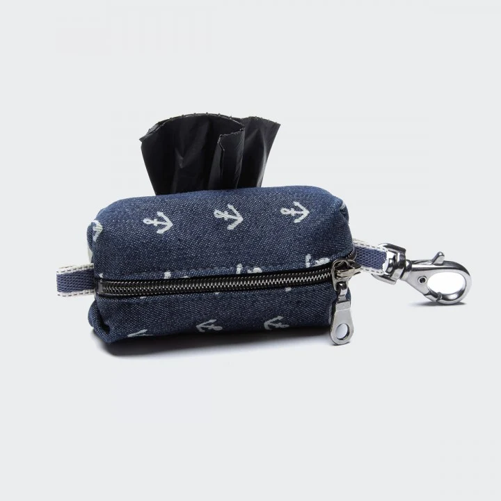Distributeur de sacs d'hygiène baltique