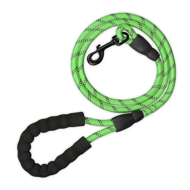 Laisse pour chien 150 cm avec éléments réfléchissants et boucle rembourrée style moderne en nylon noir 13_0013175